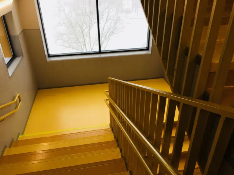 yellow-indoor-stairs-LF996rDR-1